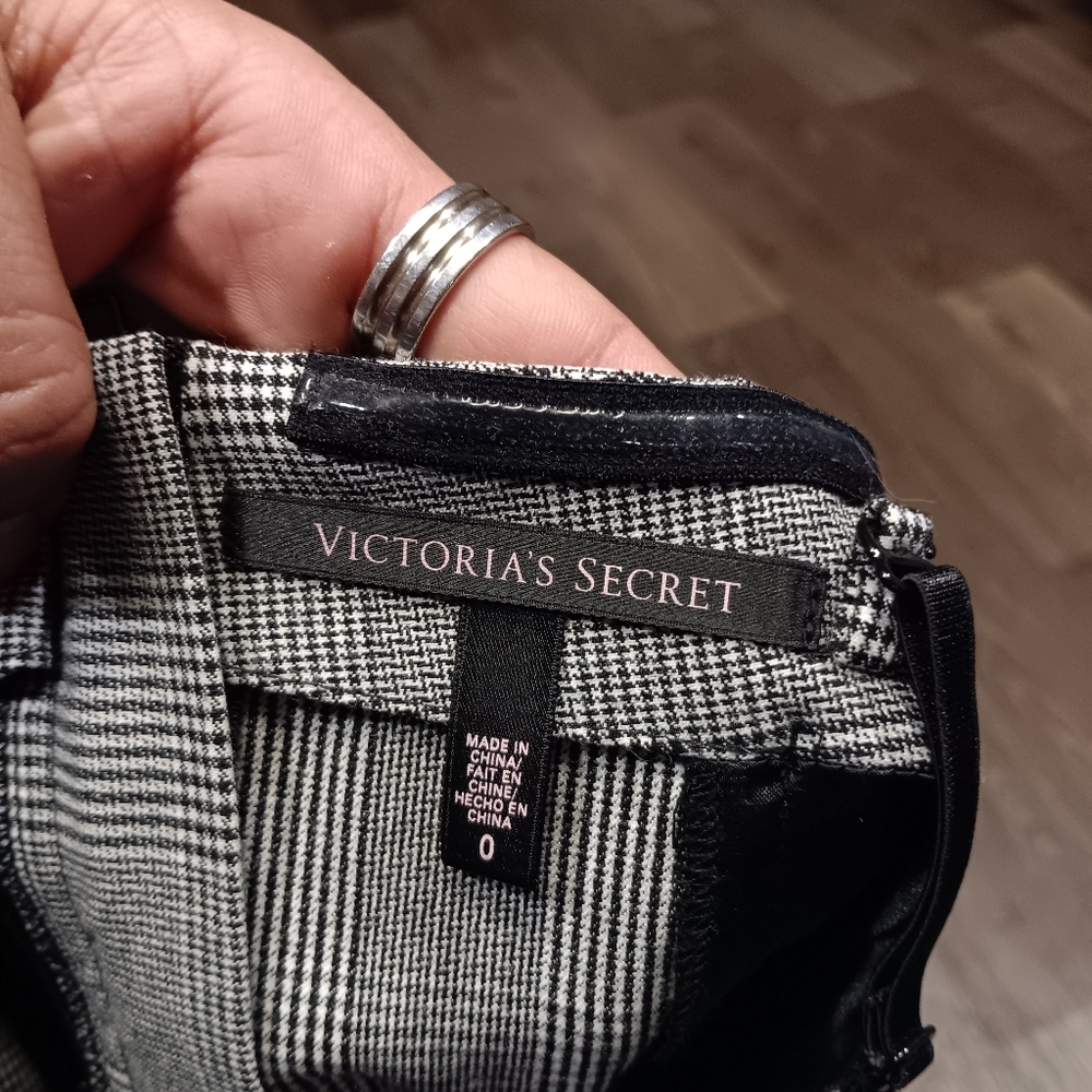 Victoria's Secret Black and White Plaid Lace-Trim Cami Sz 0 - Picture 3 of 4